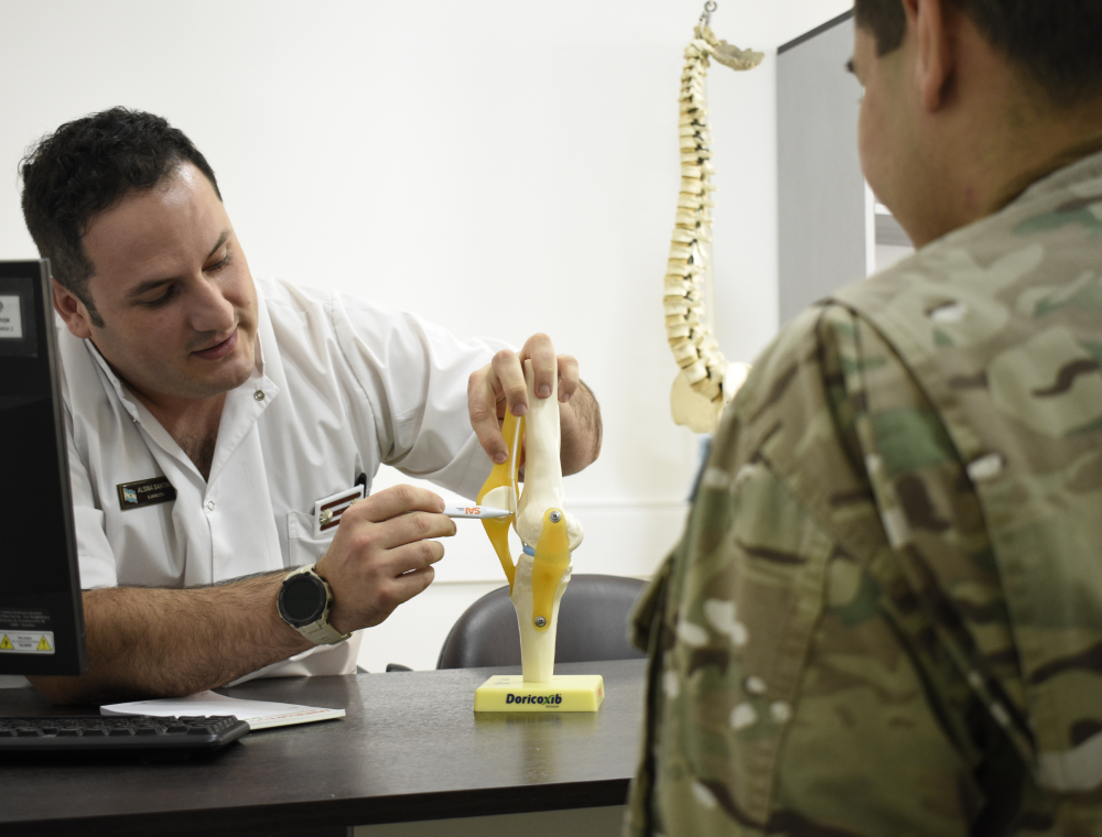 https://www.hmc.mil.ar/assets/img/traumatologia.png